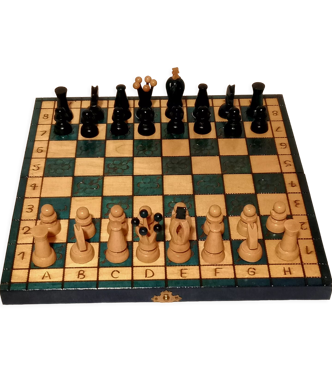 Jeu d'échecs en bois 31 x 31 cm