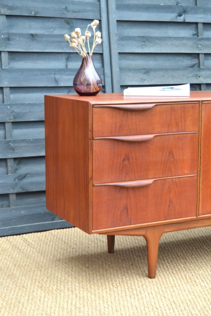 Teak sideboard by McIntosh 152 cm