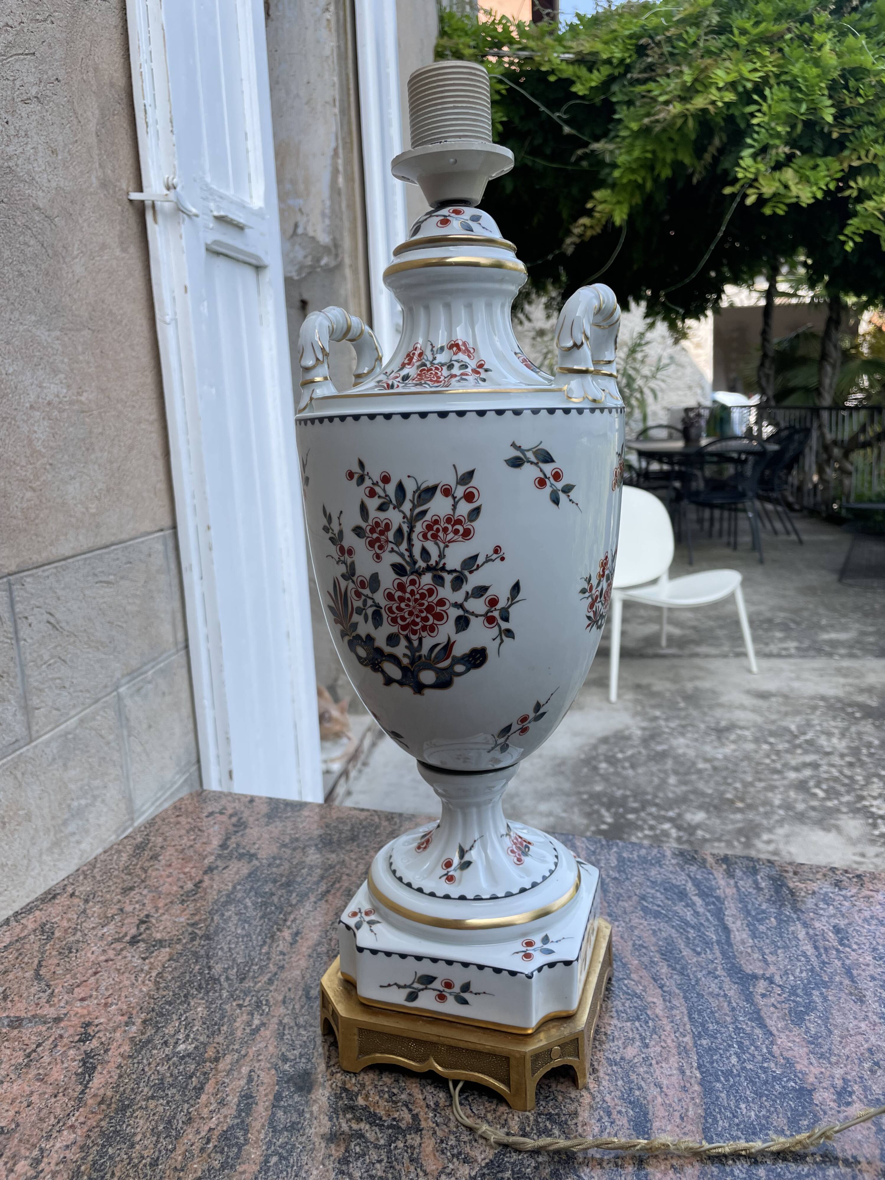 Important Paris porcelain lamp base