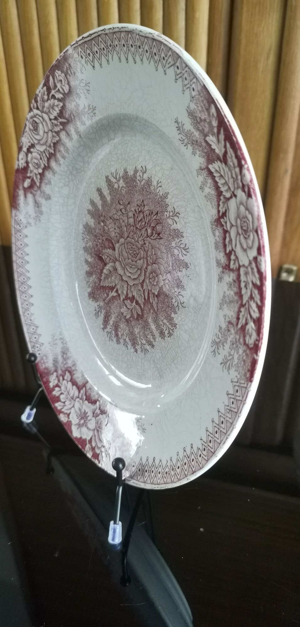 2 anciennes assiettes plates à fleurs rose poinçonner terre de fer hamage st amand "jardinière"