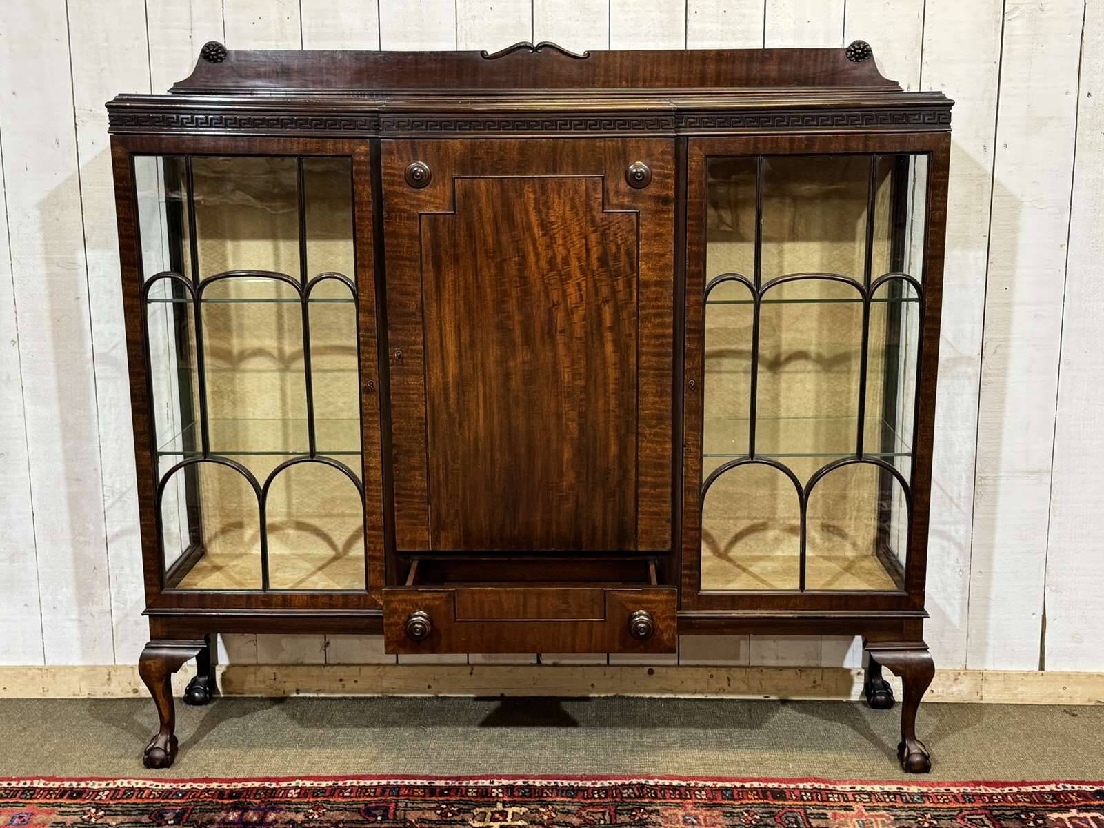 Vitrine Anglaise Chippendale 3 portes début XXème en acajou