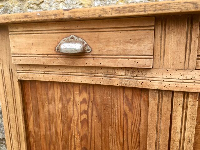 Old parisian buffet sliding doors