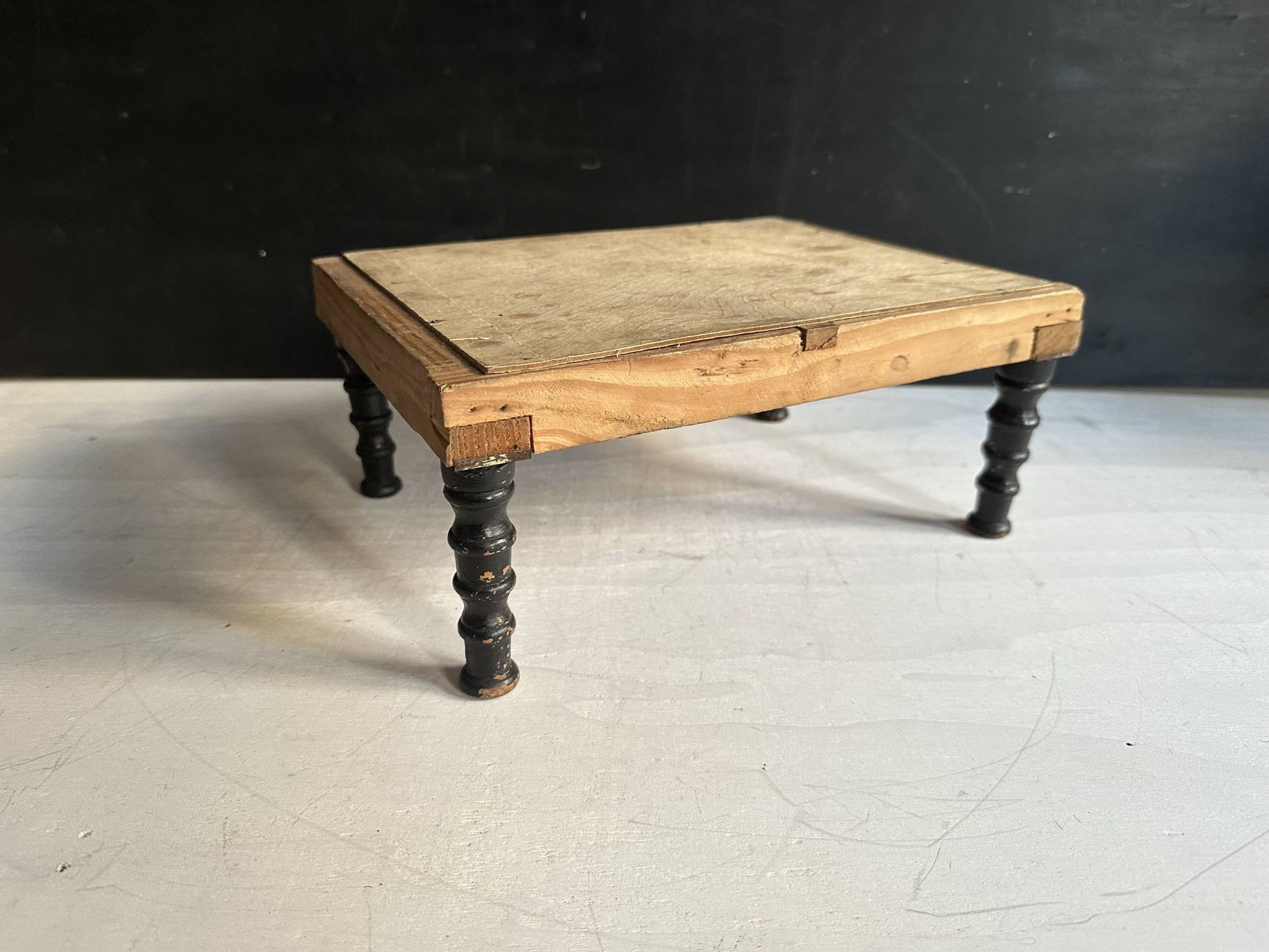 Antique Napoleon III footstool in turned blackened wood – 19th century