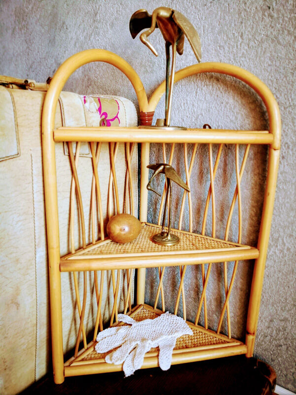 Corner wicker shelf