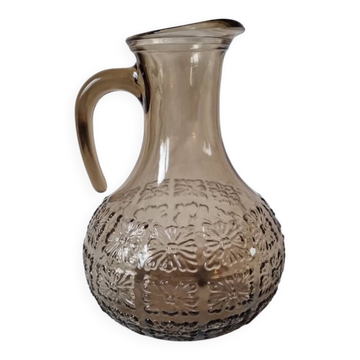High carafe or smoked wine glass