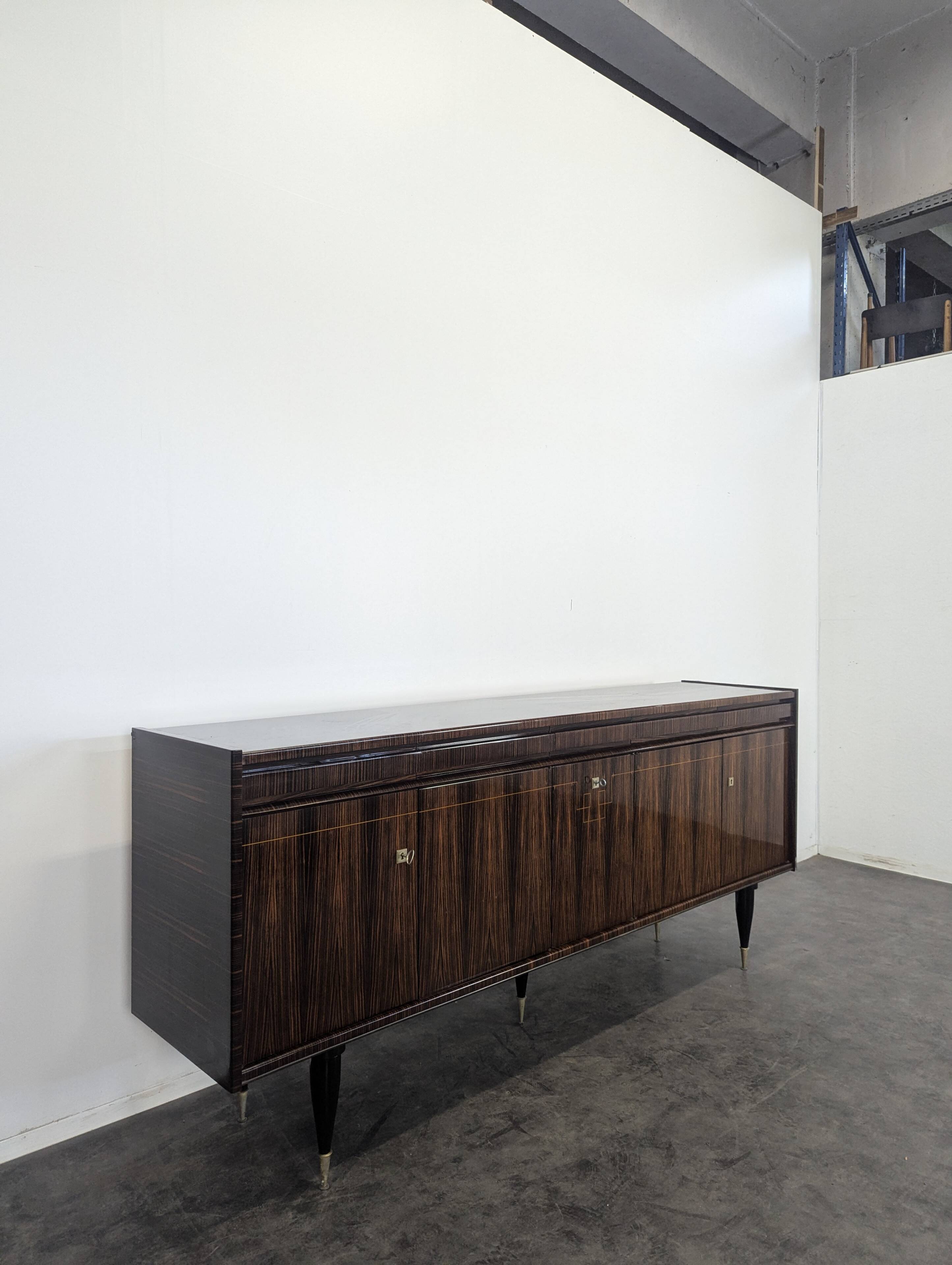 Enfilade en plaquage d'ébène de Macassar