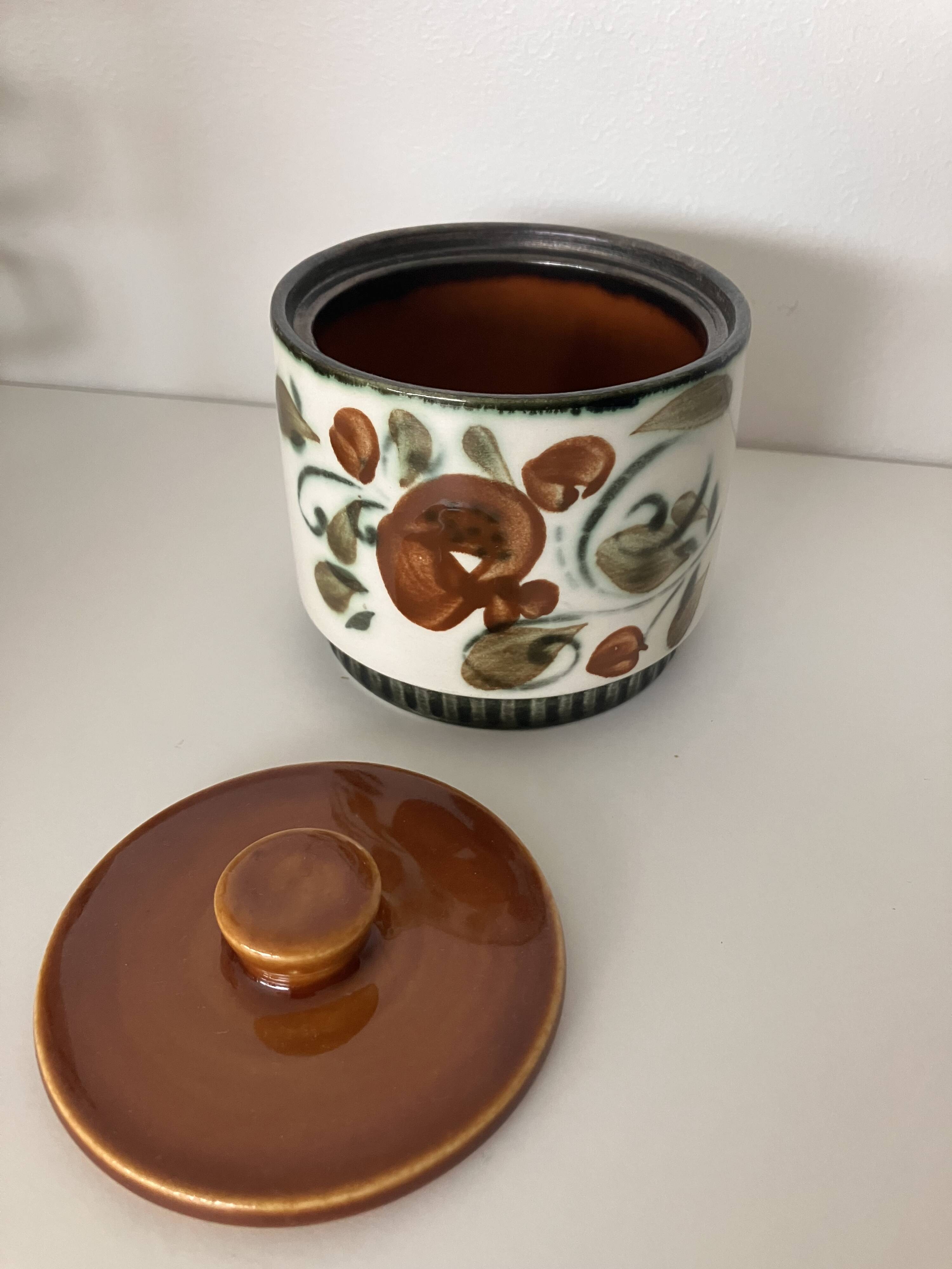 Tableware service plates and cups Argenteuil La Louvière Boch 1960