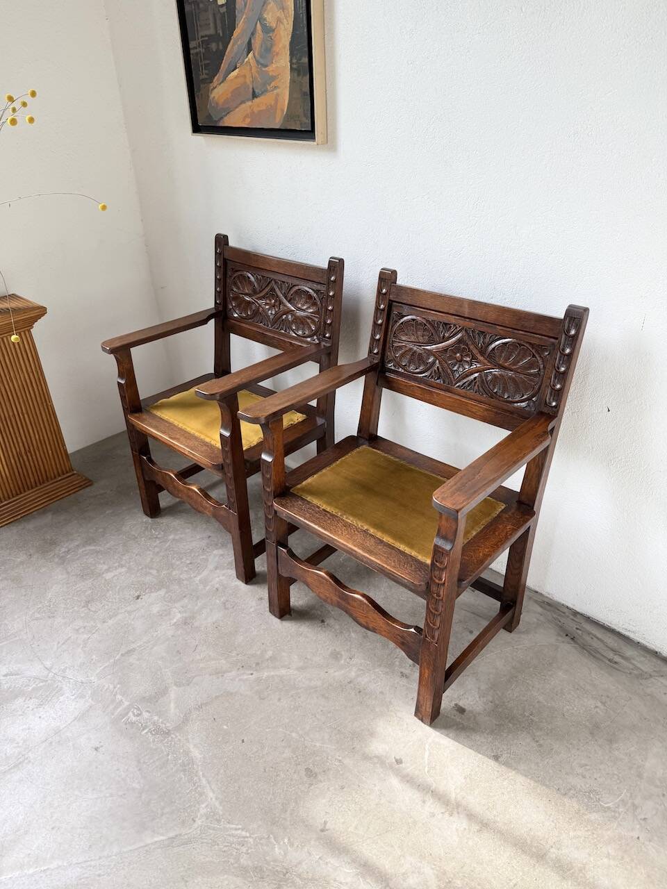 Paire de fauteuils style espagnol bois sculpté 1900