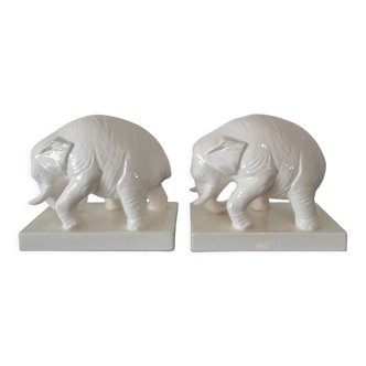 Book endpiece "elephants" in white ceramic