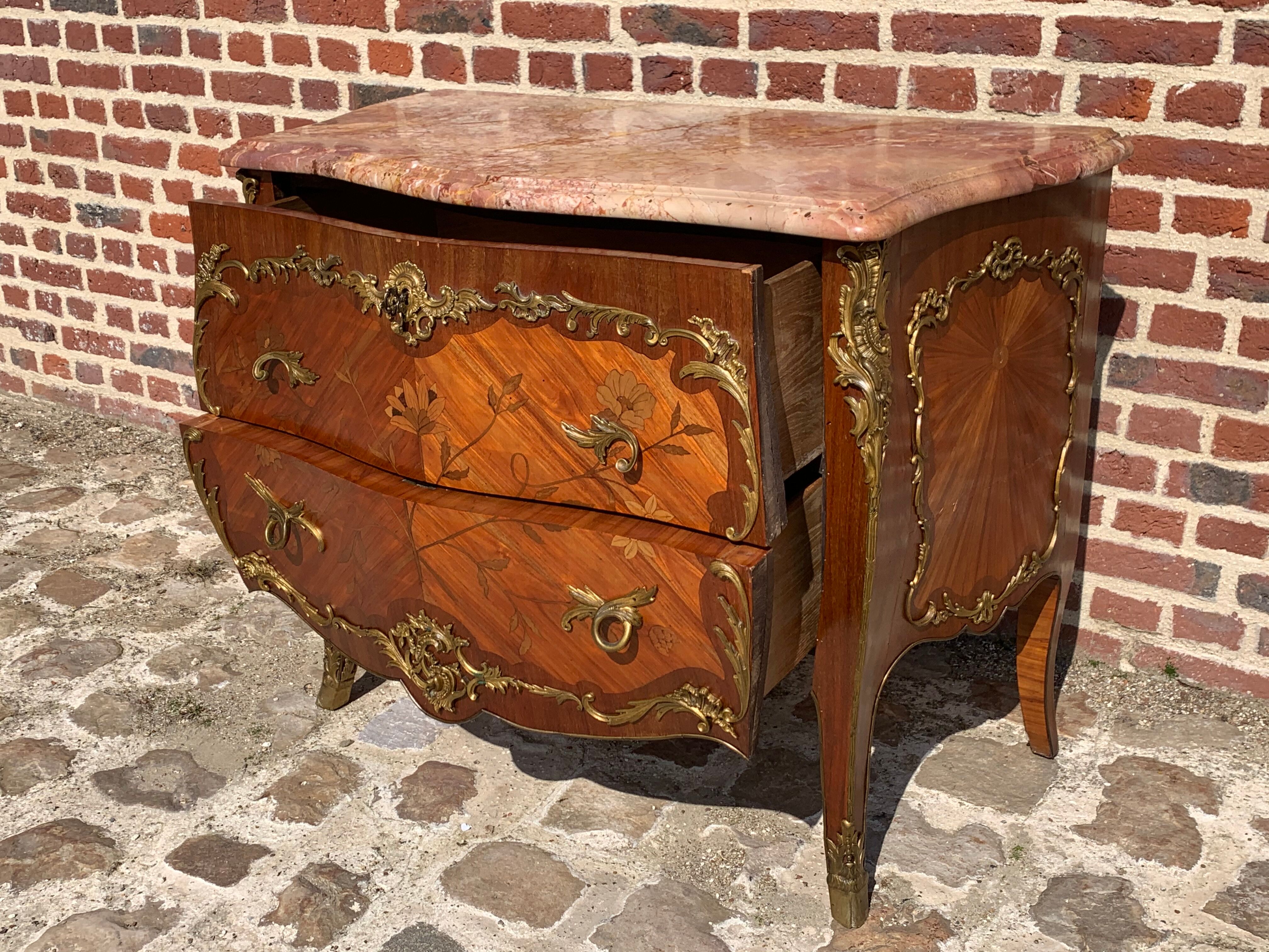 Jumper dresser dresser in louis XV marquetry around 1900