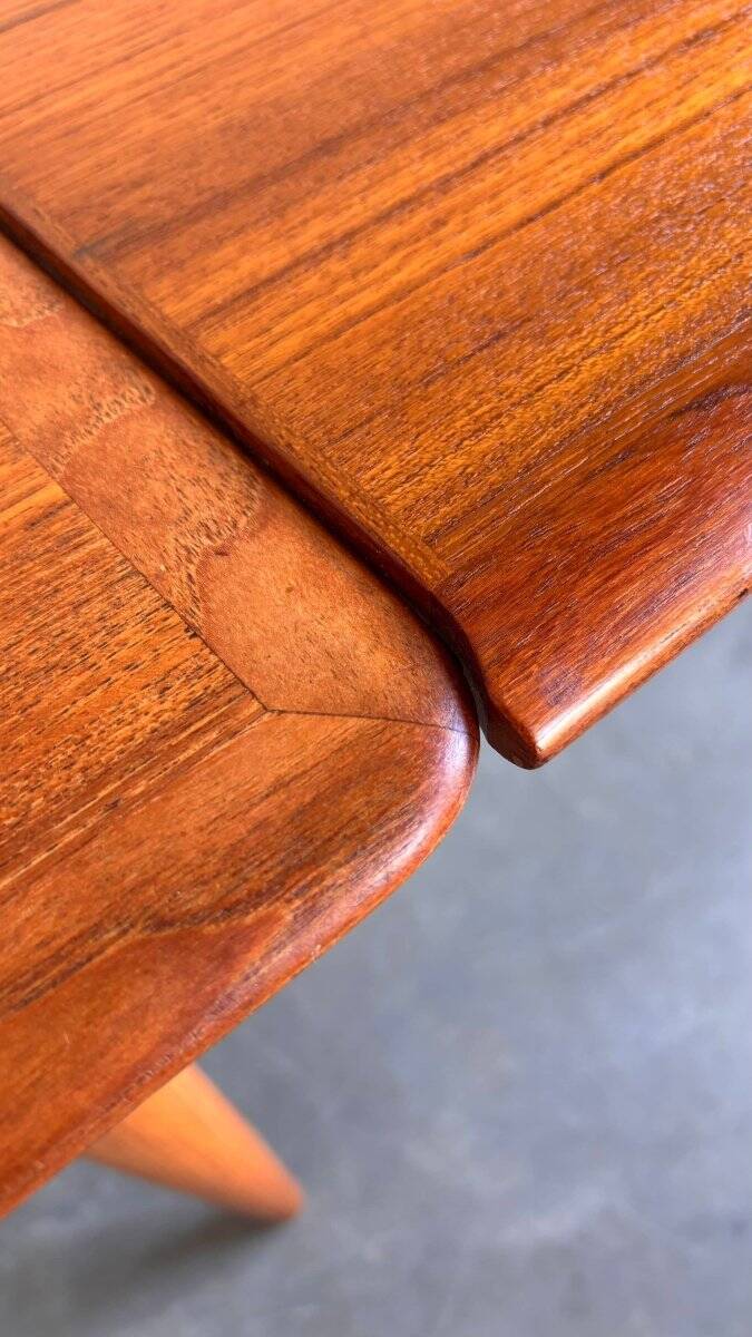 Danish vintage diningtable teak