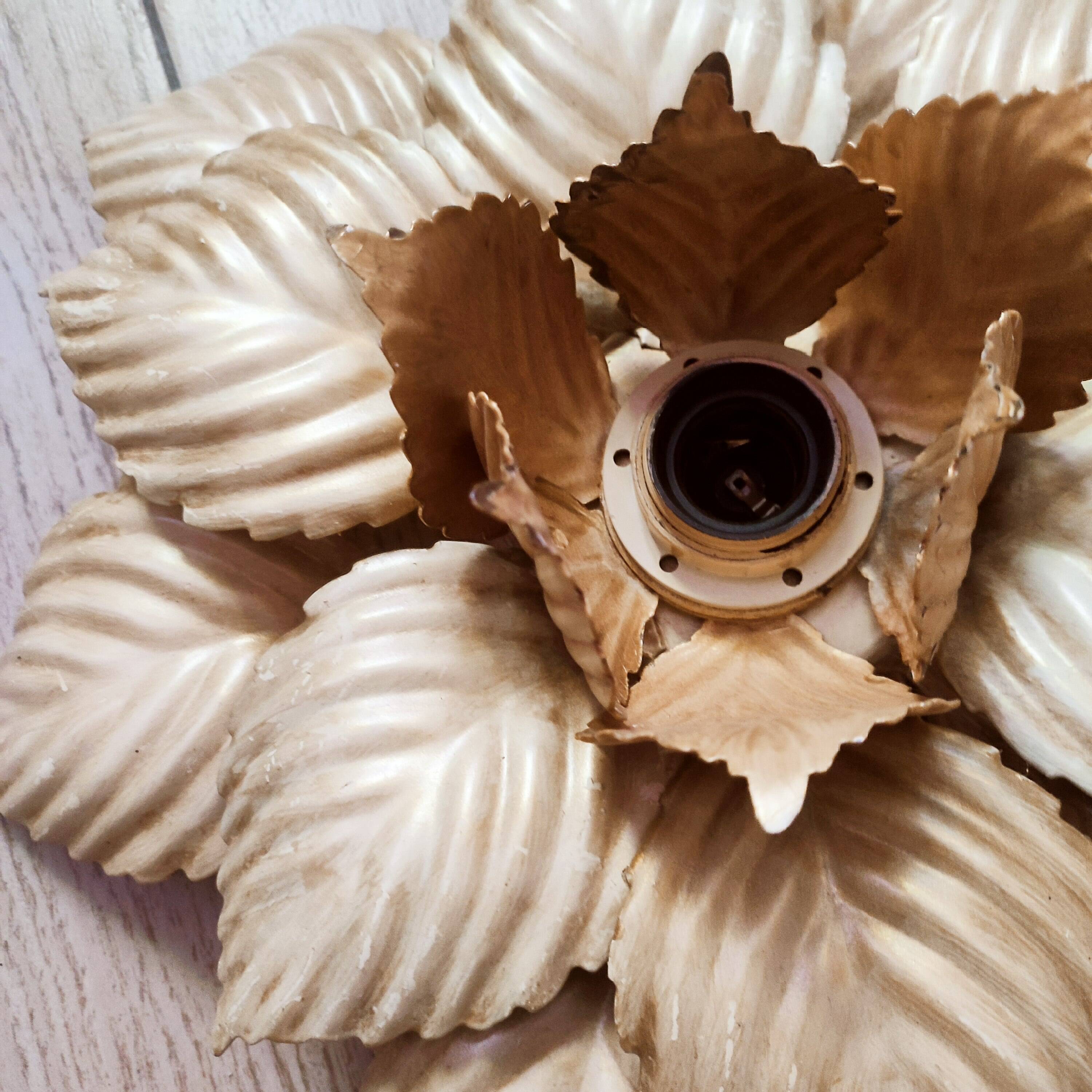 Flower ceiling light