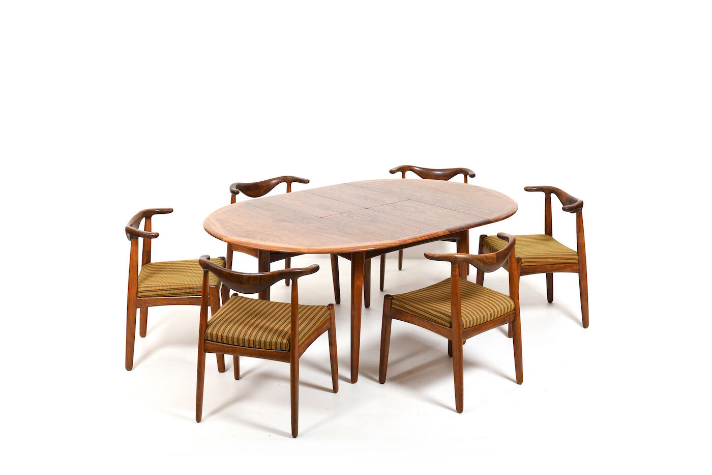 Chaises Cowhorn  et table par Svend Aage Madsen
