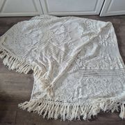 dessus de lit couverture vintage en crochet avec franges sur les bords
