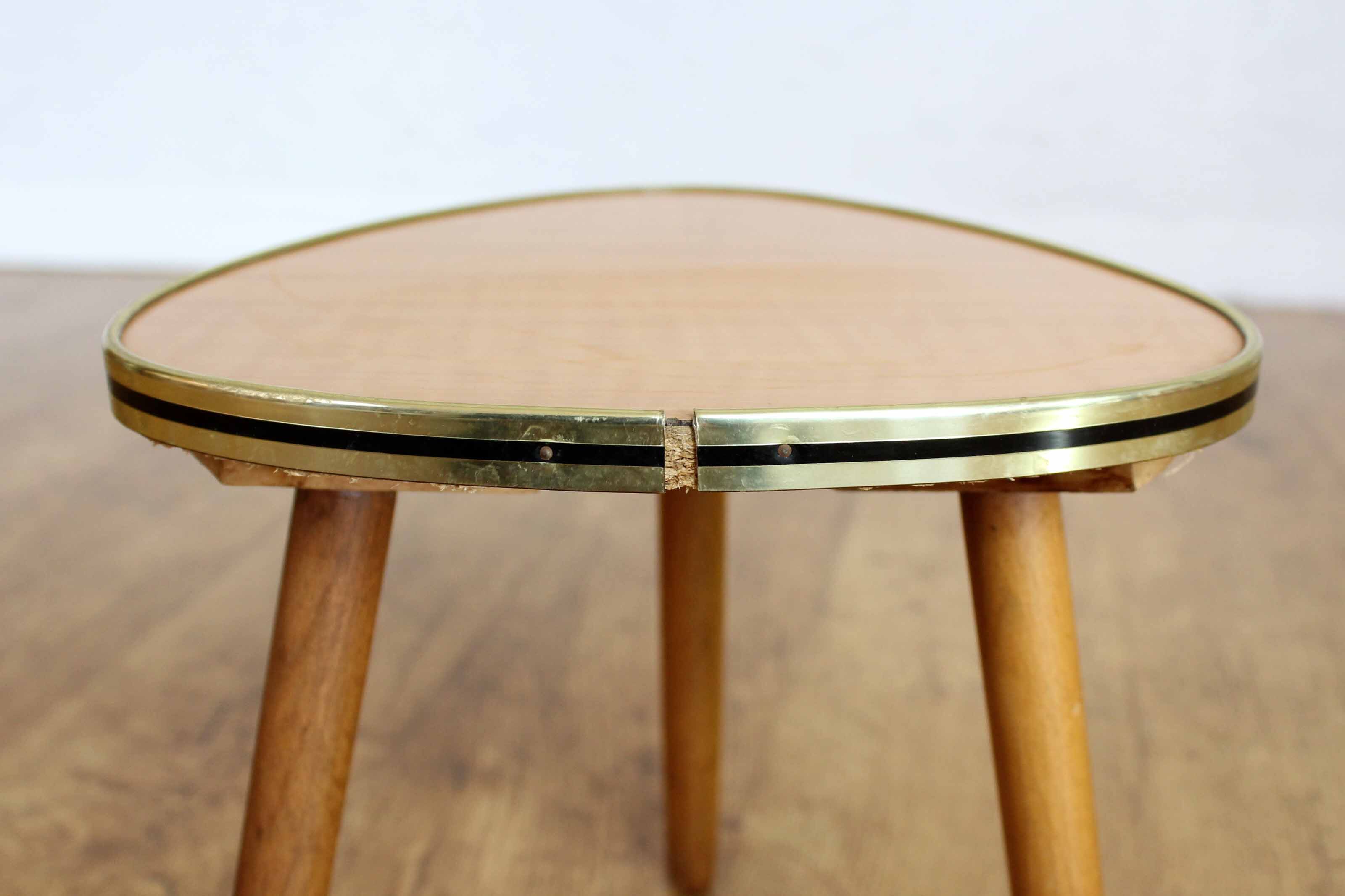 Tripod pedestal, plant holder