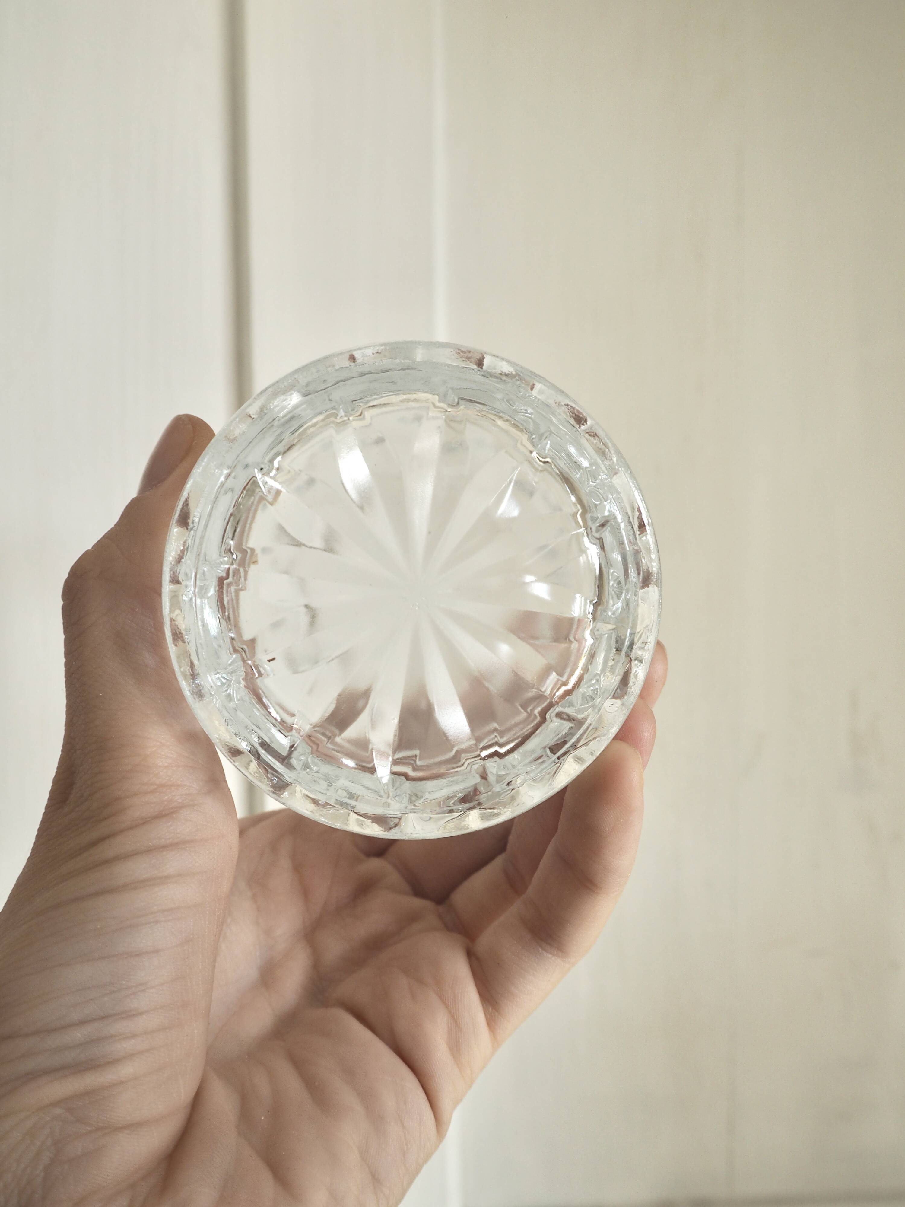 Glass whisky carafe with 4 glasses