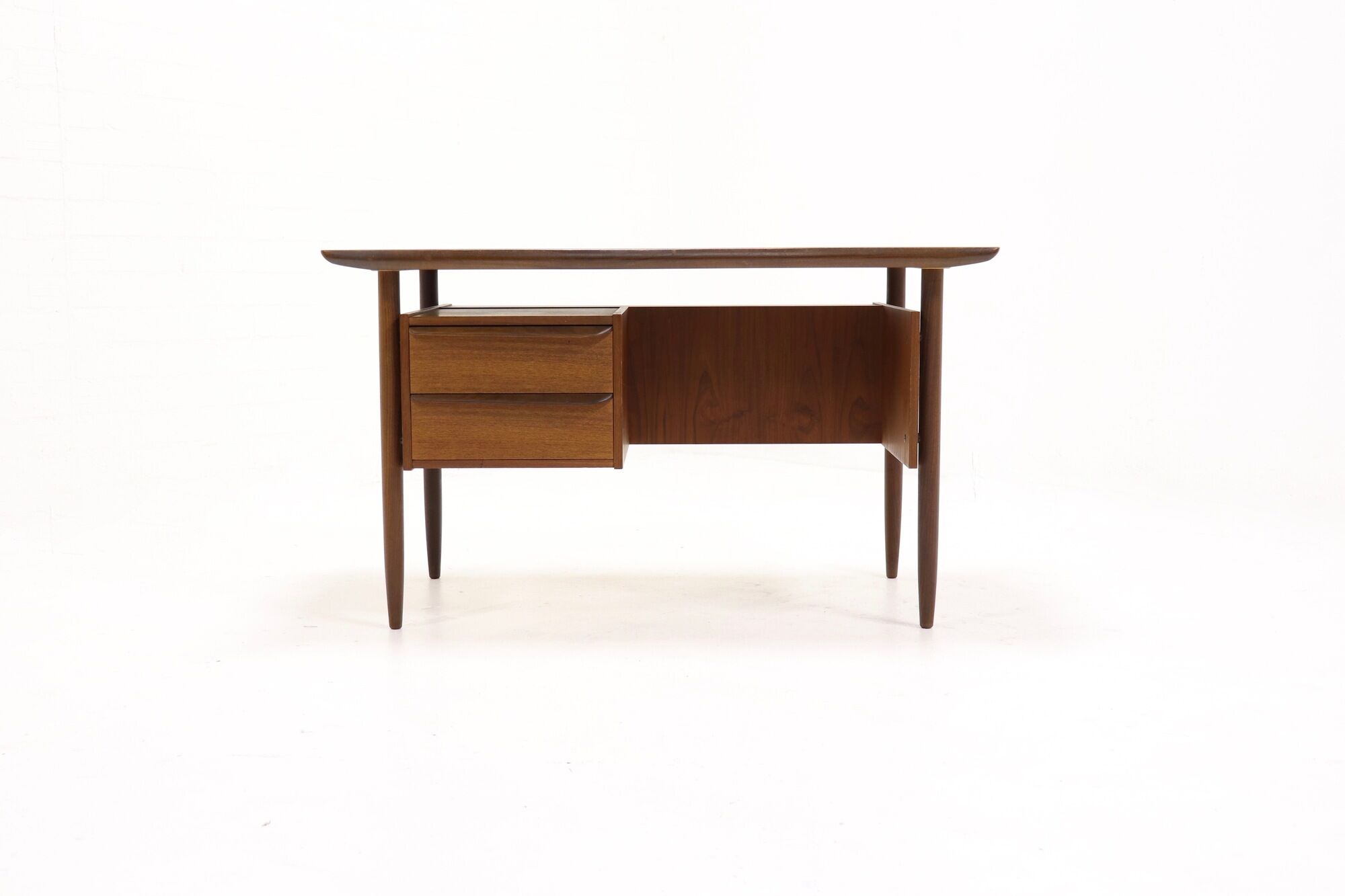 Mid century teak 'Cow Horn' Writing Desk by Tijsseling for Hulmefa 1960s