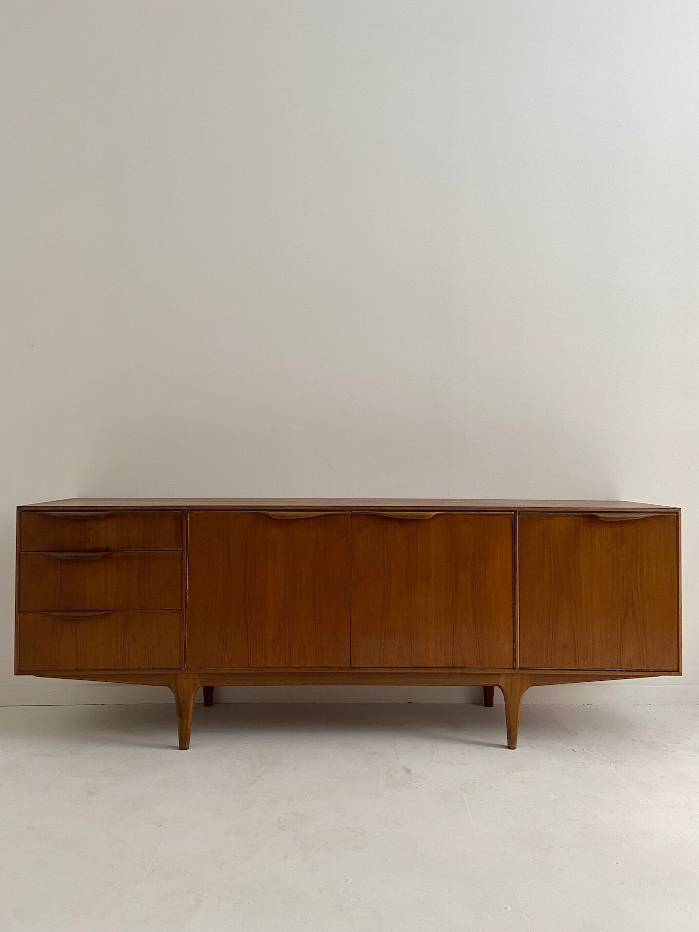 Enfilade design vintage par McIntosh