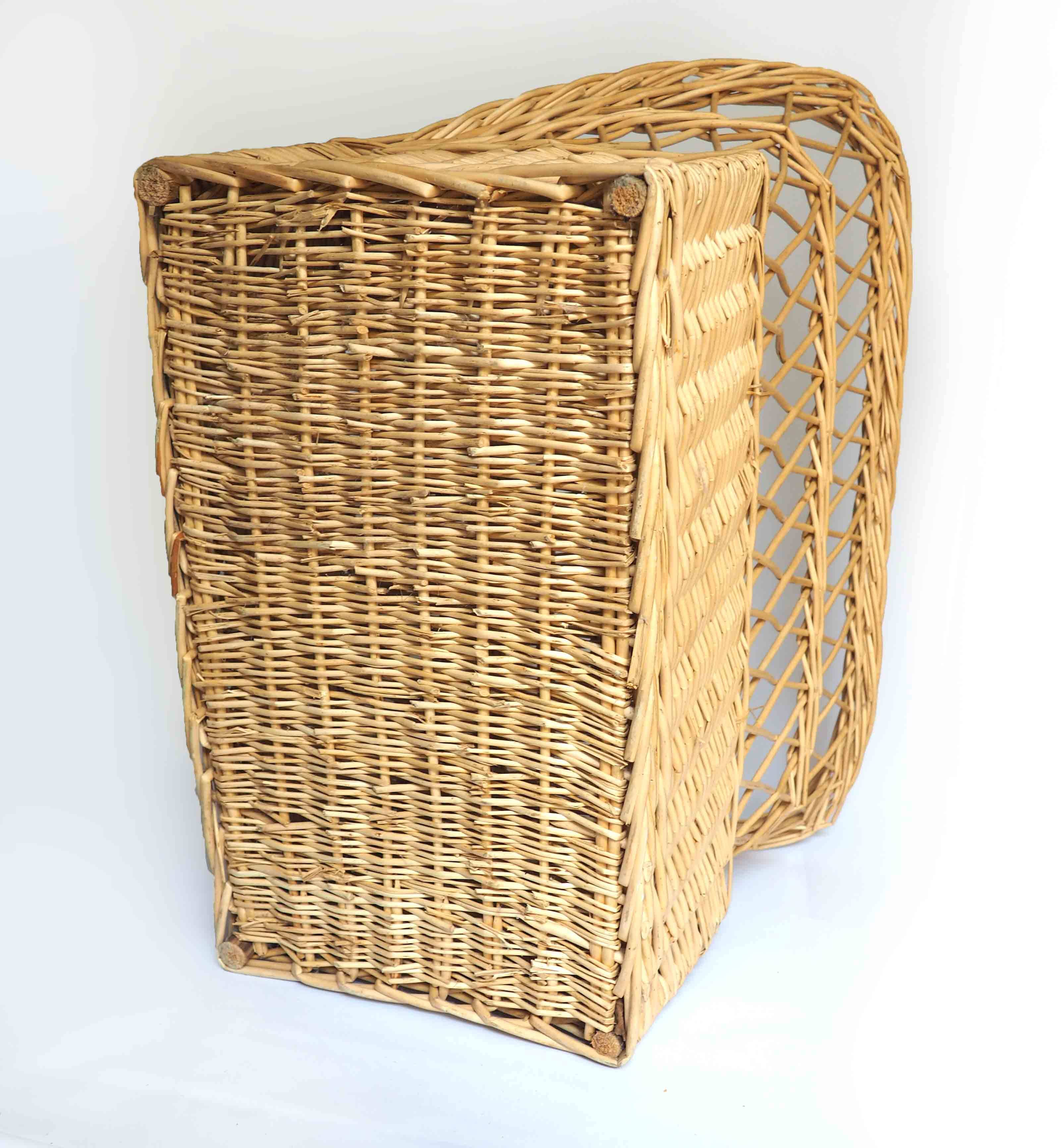 Corolla rattan bench chest