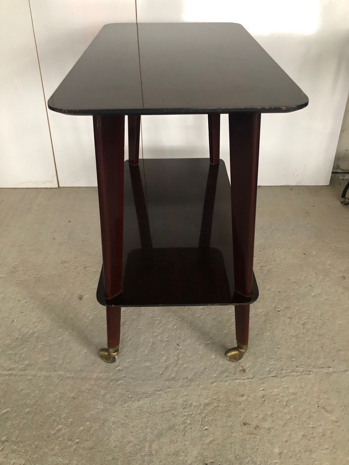 Service on wheels in Vintage varnished wood