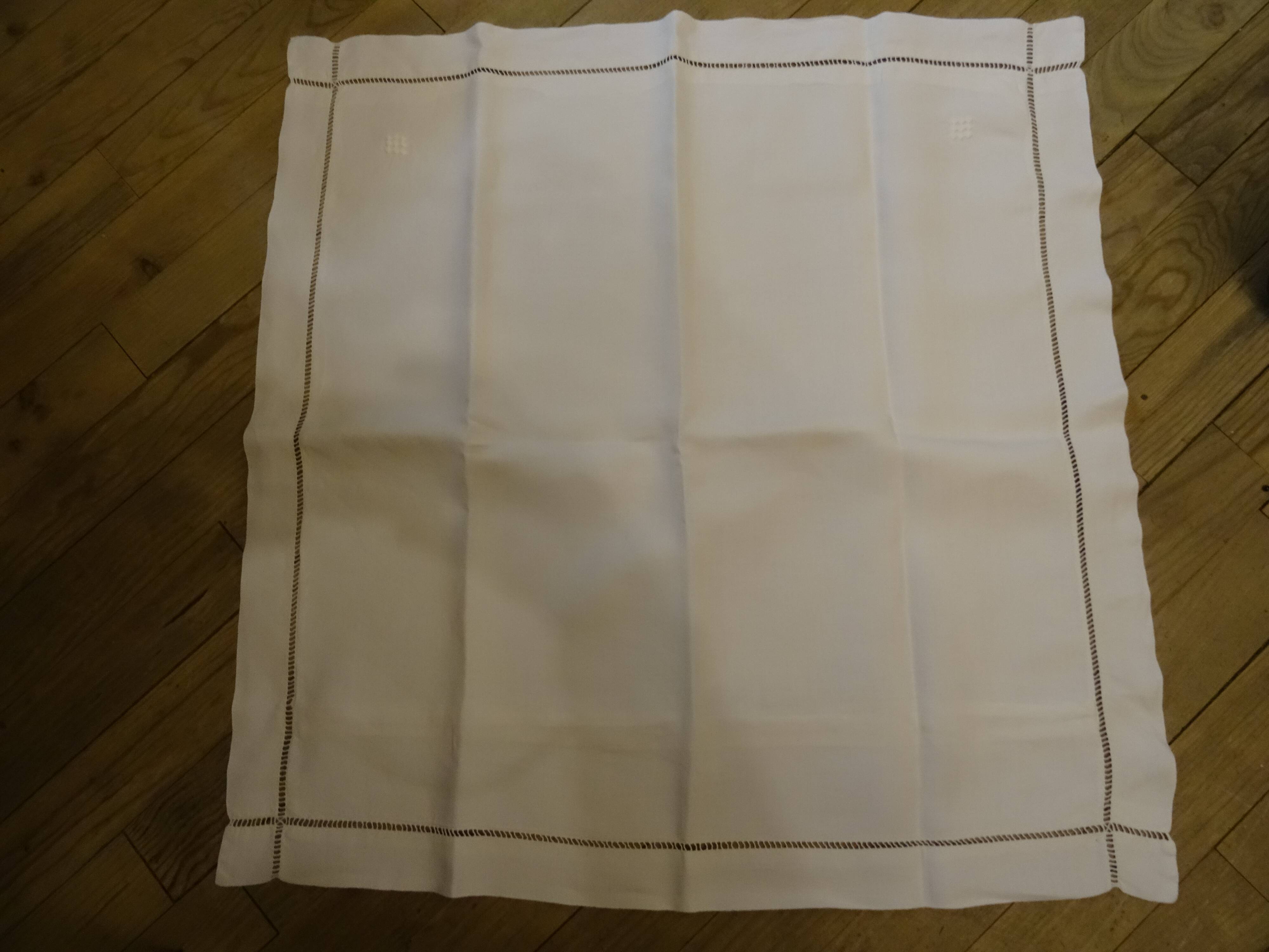 Nice pair of pillowcases in linen thread