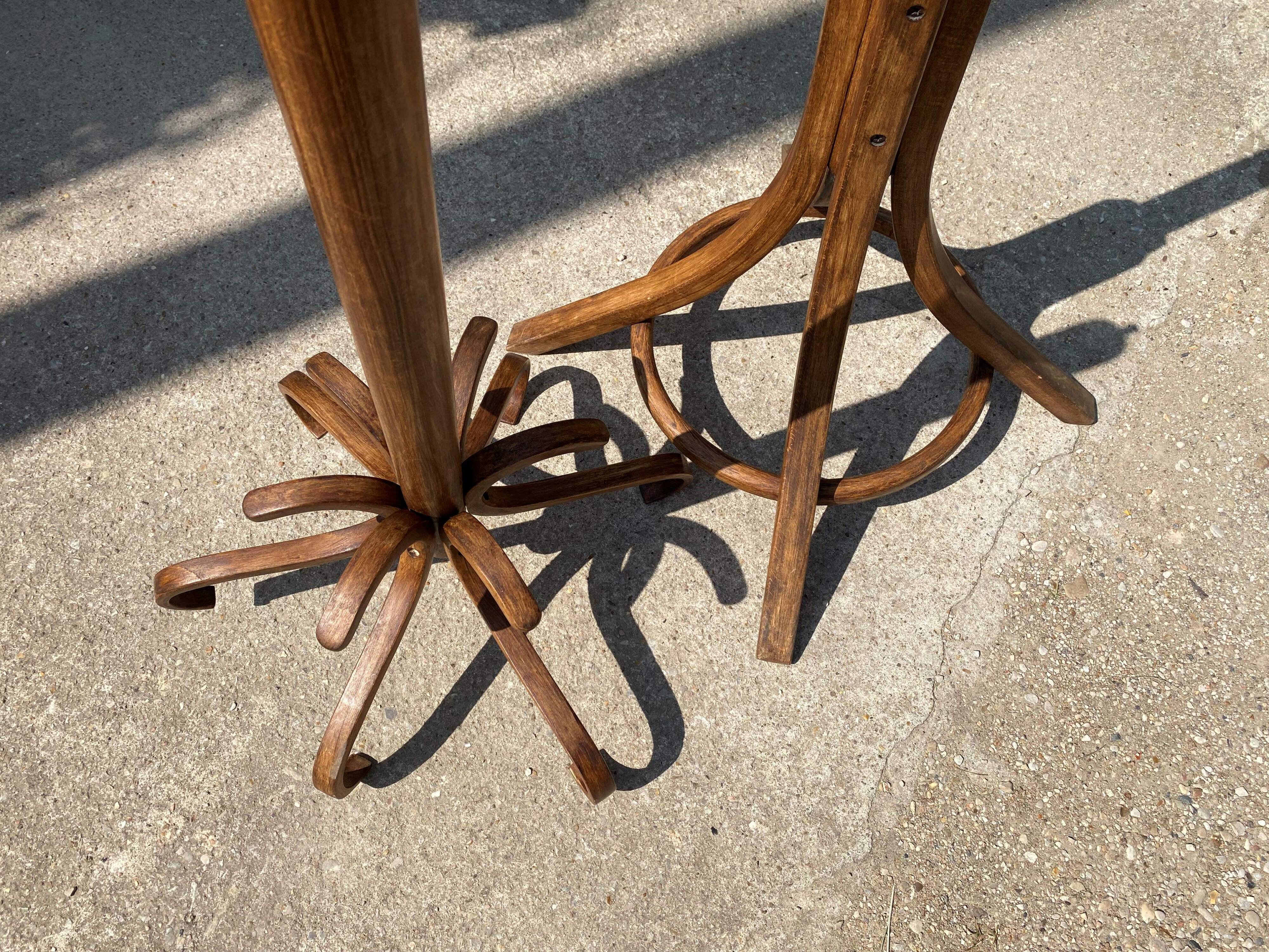 Baumann bistro style 1960s curved wood swivel parrot coat rack