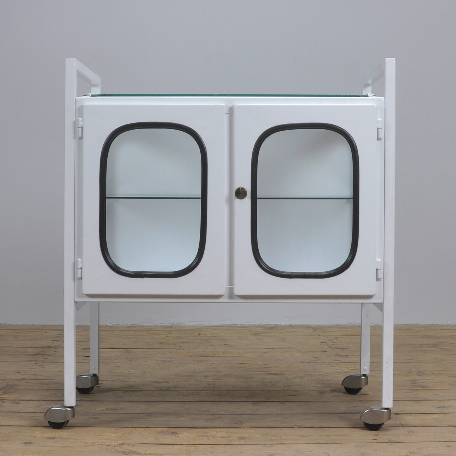 Medical trolley, 1970