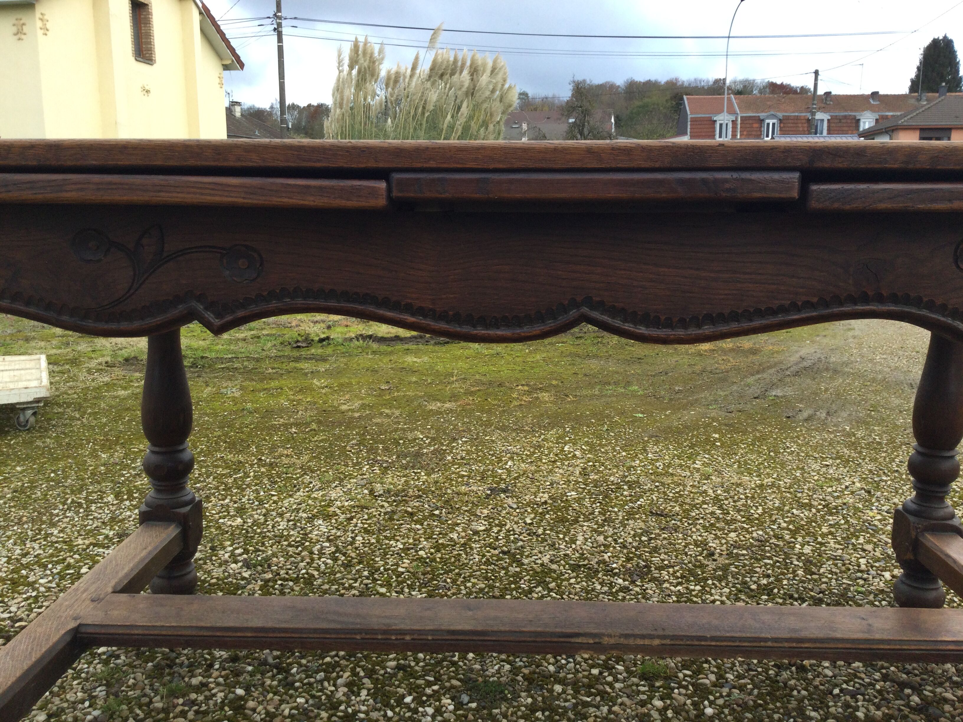 Farm table