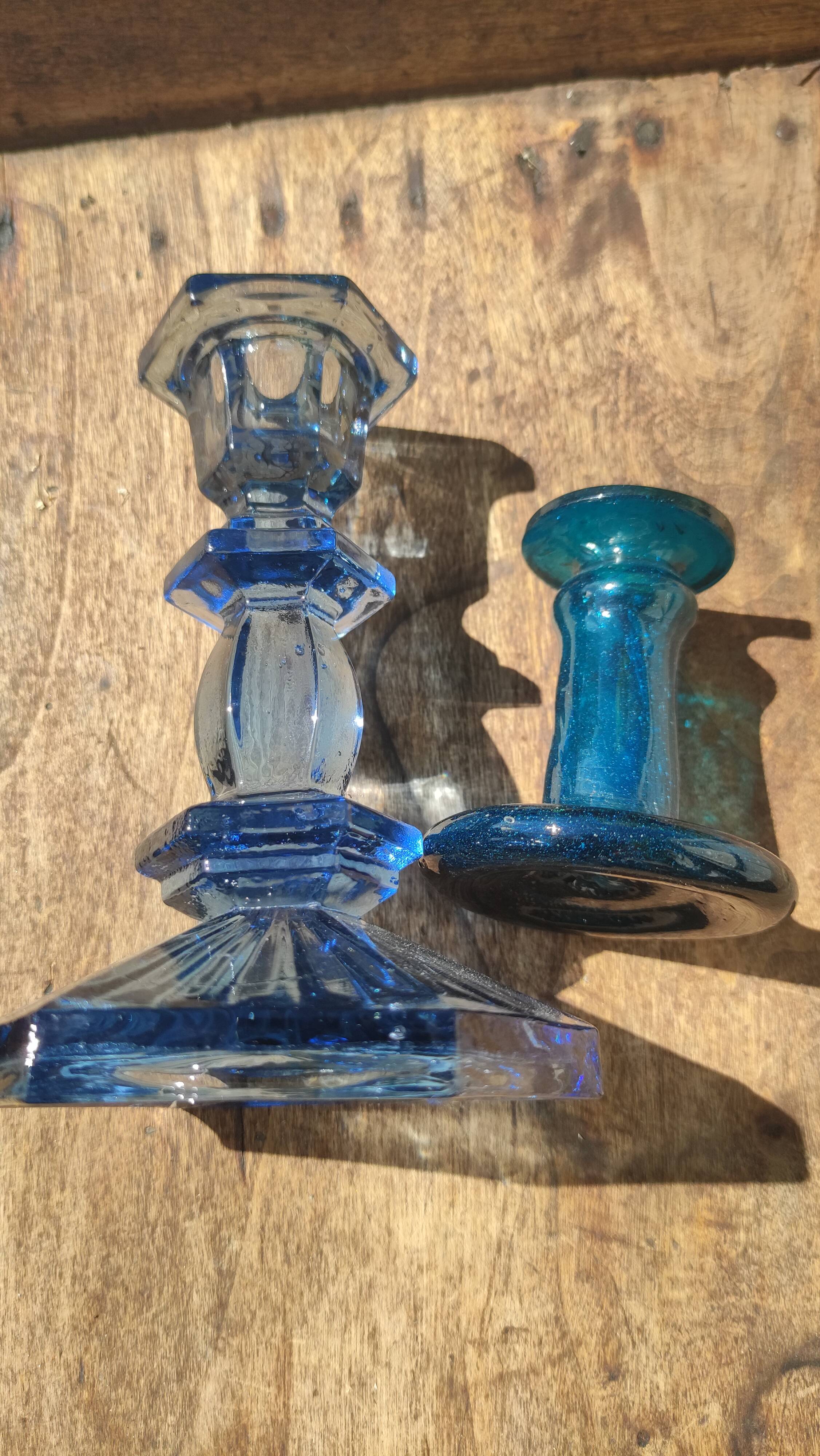 Bougeoirs vintages en verre épais bleu et turquoise