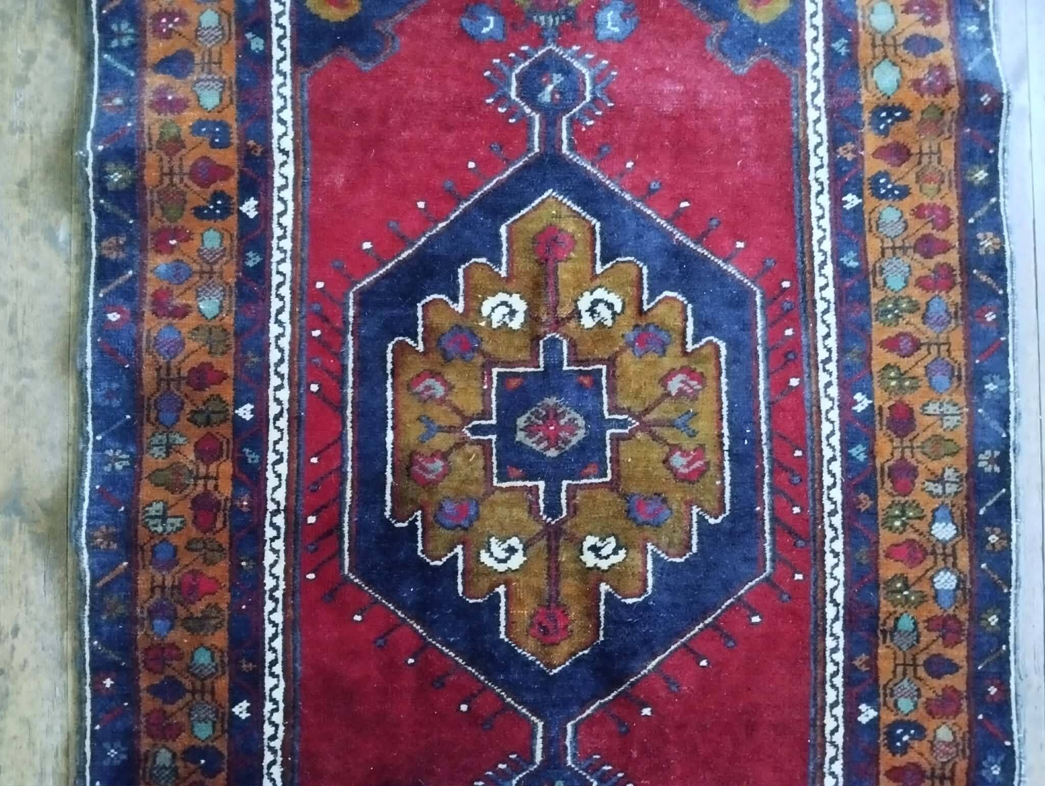 Handmade Anatolian carpet Yahyahli 187x100cm