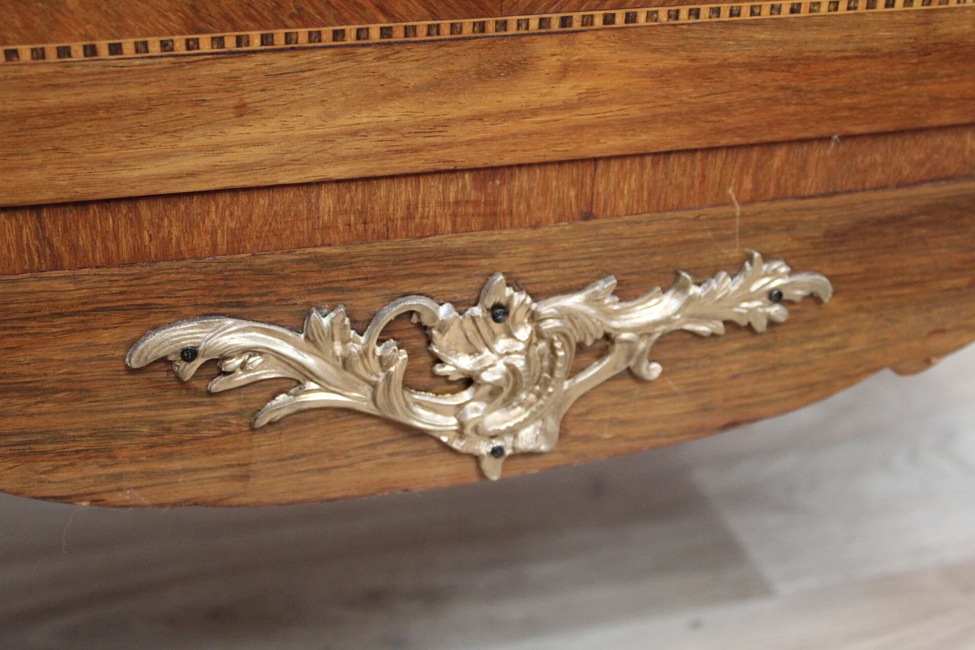 Commode sauteuse vintage scandinave en bois et marbre rose, années 1960