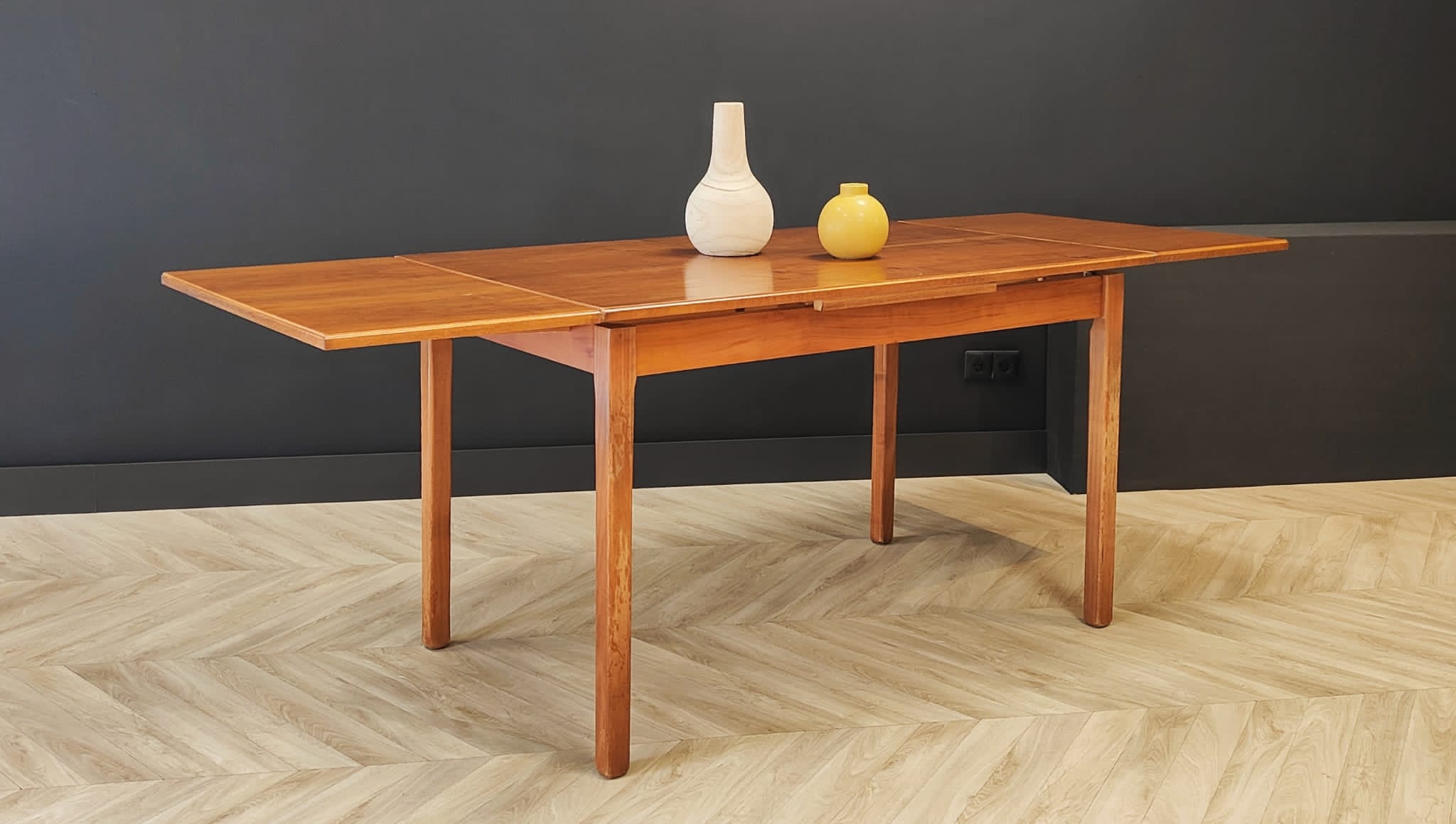 Mid century extendable dining table | vintage
