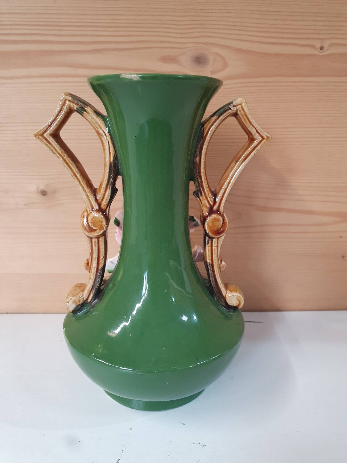 Slip vase