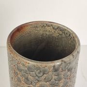 Ceramic roller vase