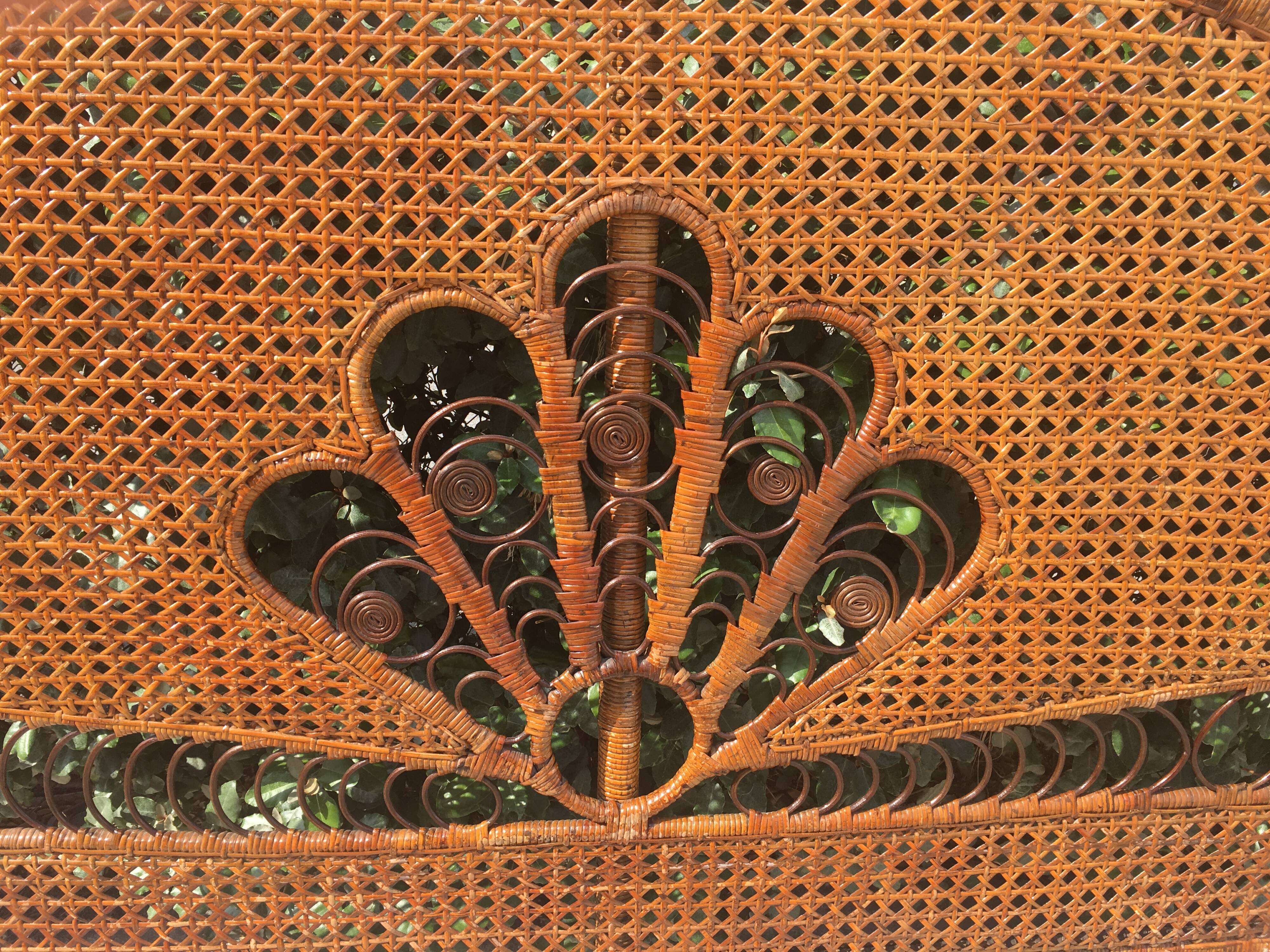 Peacock-style rattan bed head