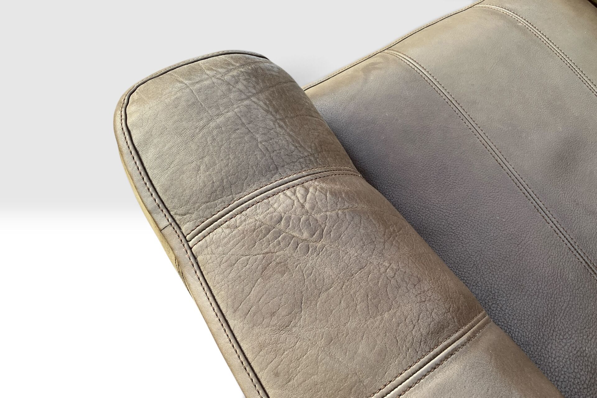 De Sede DS-44 Sofa & Armchair Set – Buffalo Leather – Switzerland, circa 1970