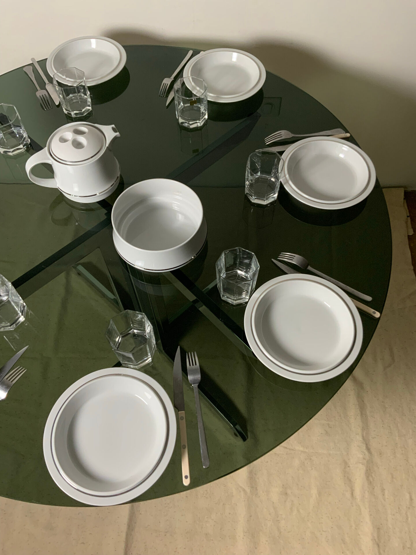 Glass dining table 70.