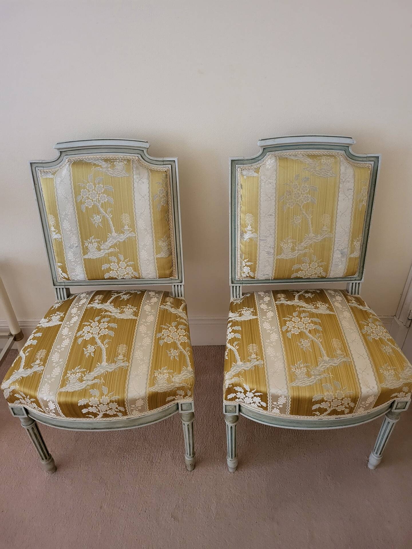 2 chaises style Louis XVI