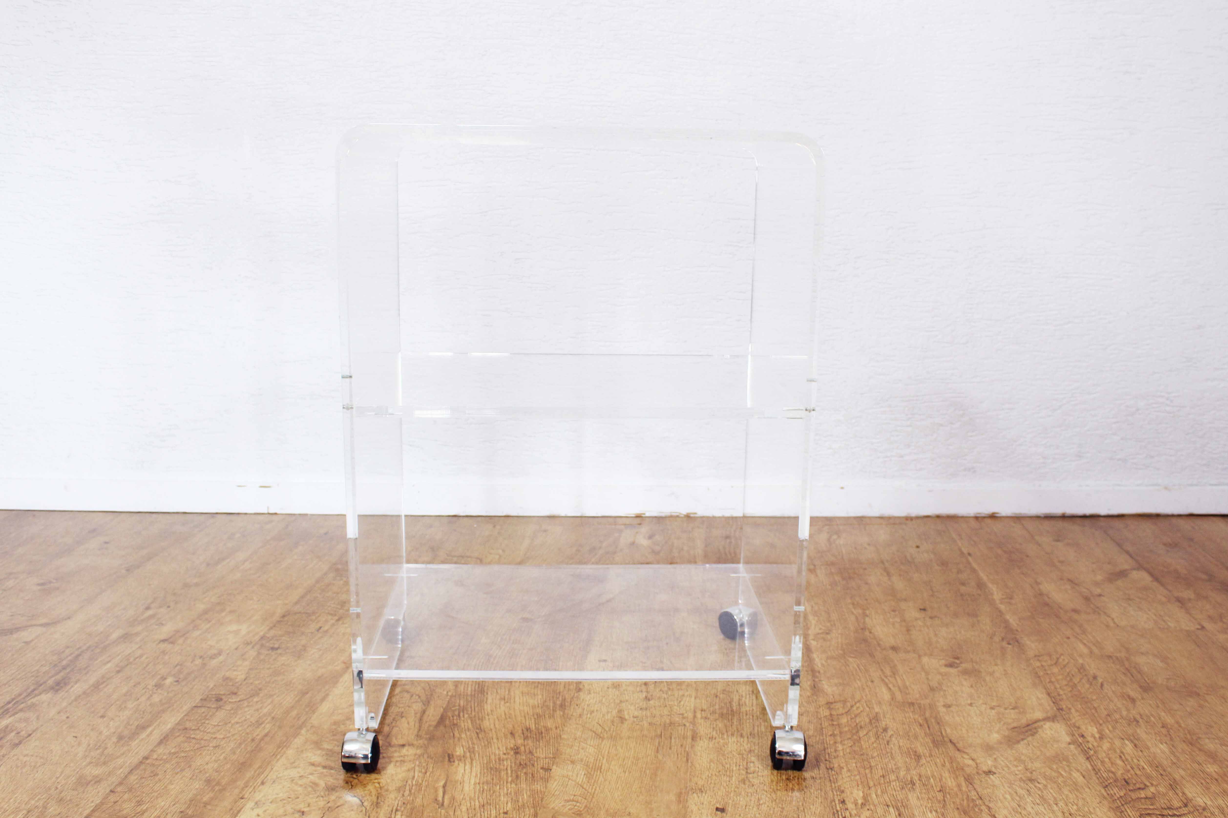 Storage cabinet or plexiglass tray