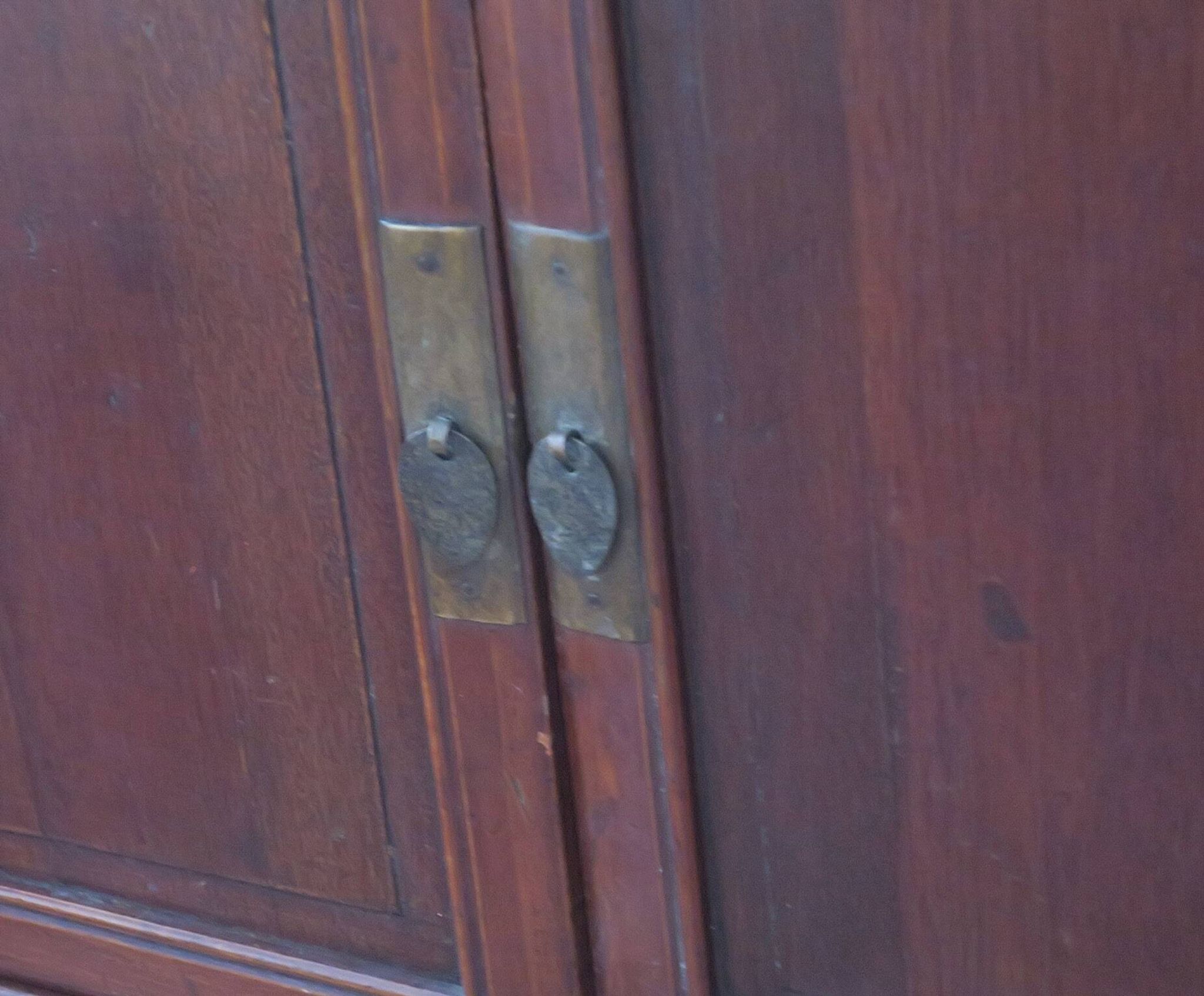 Cabinet antique boho fait main peint à 2 portes, 1910