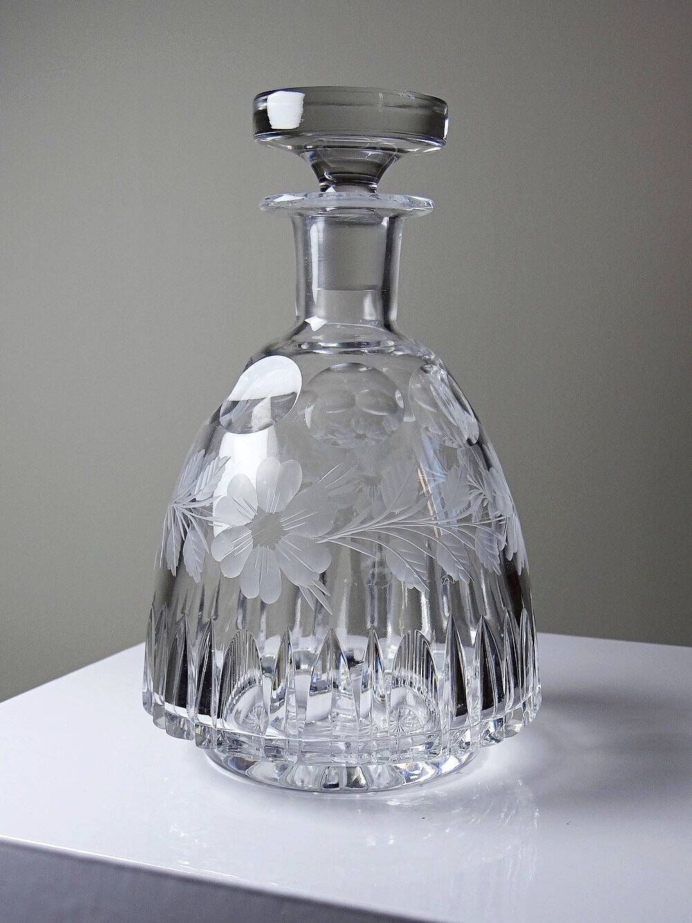 Antique cut and engraved crystal carafe with floral decoration, Bohemia, 19th-20th century.