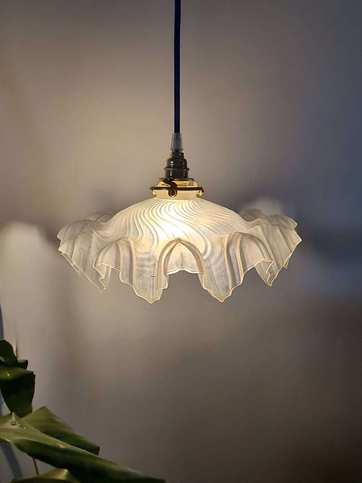 Suspension abat-jour vintage en verre dépoli