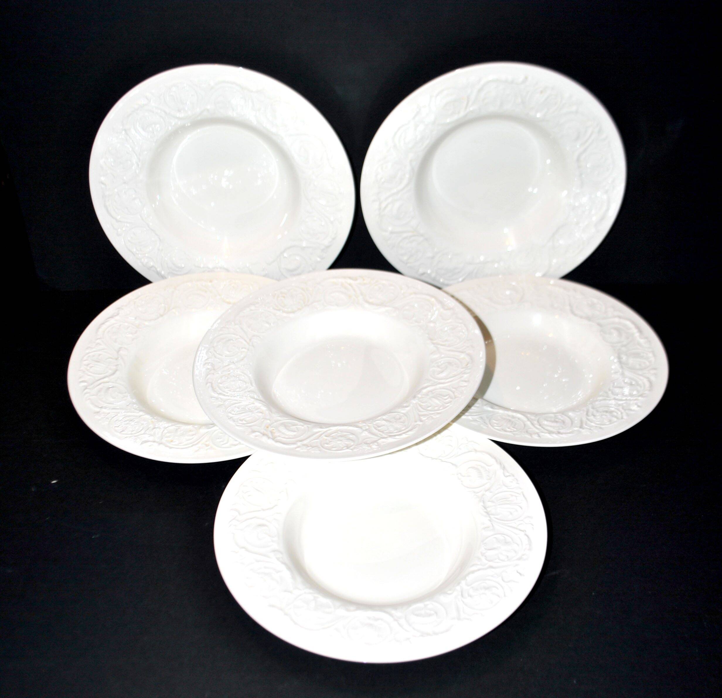 Wedgwood set of 6 pasta plates, Patrician garland, England