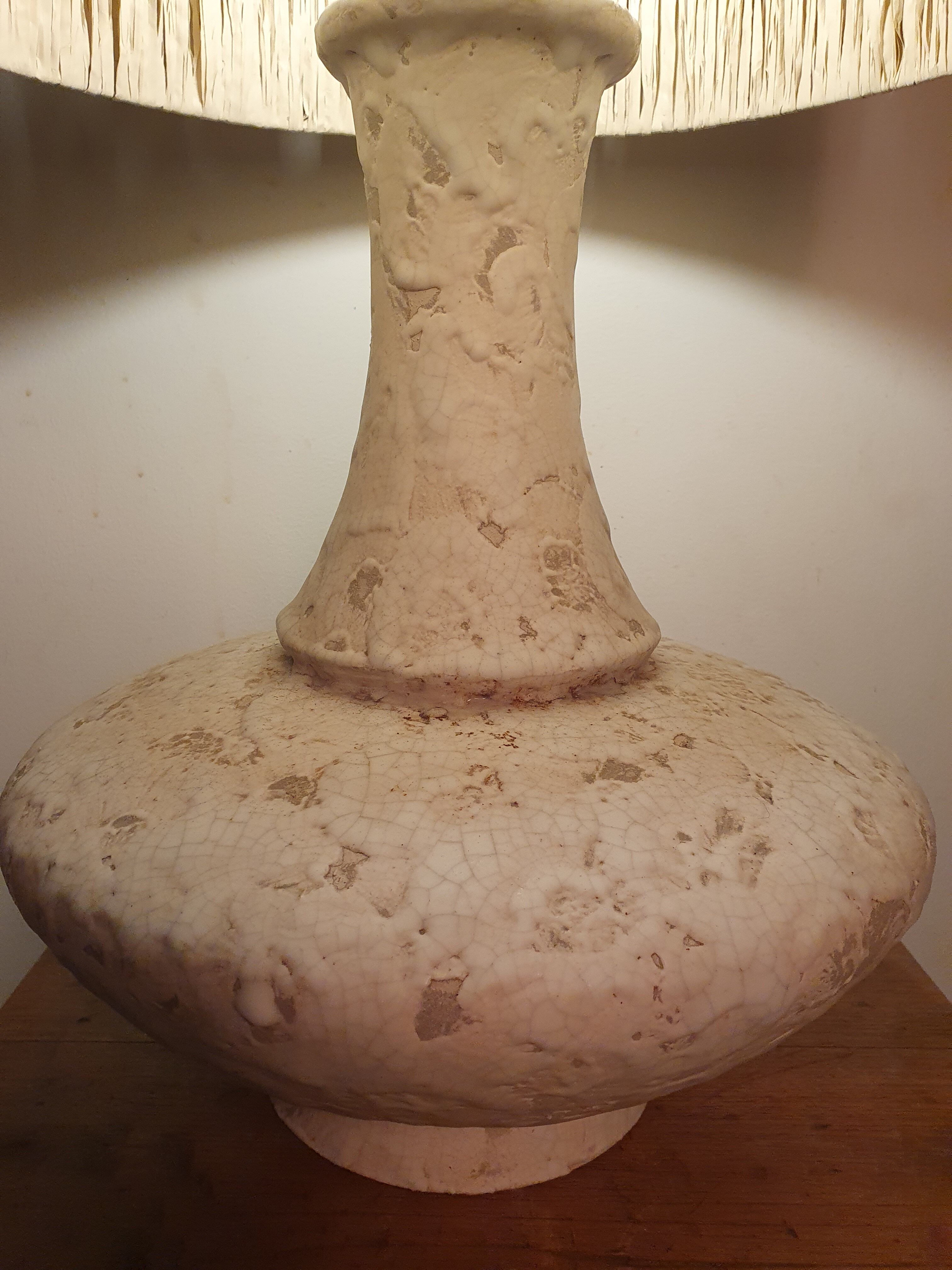 Enamelled ceramic lamp