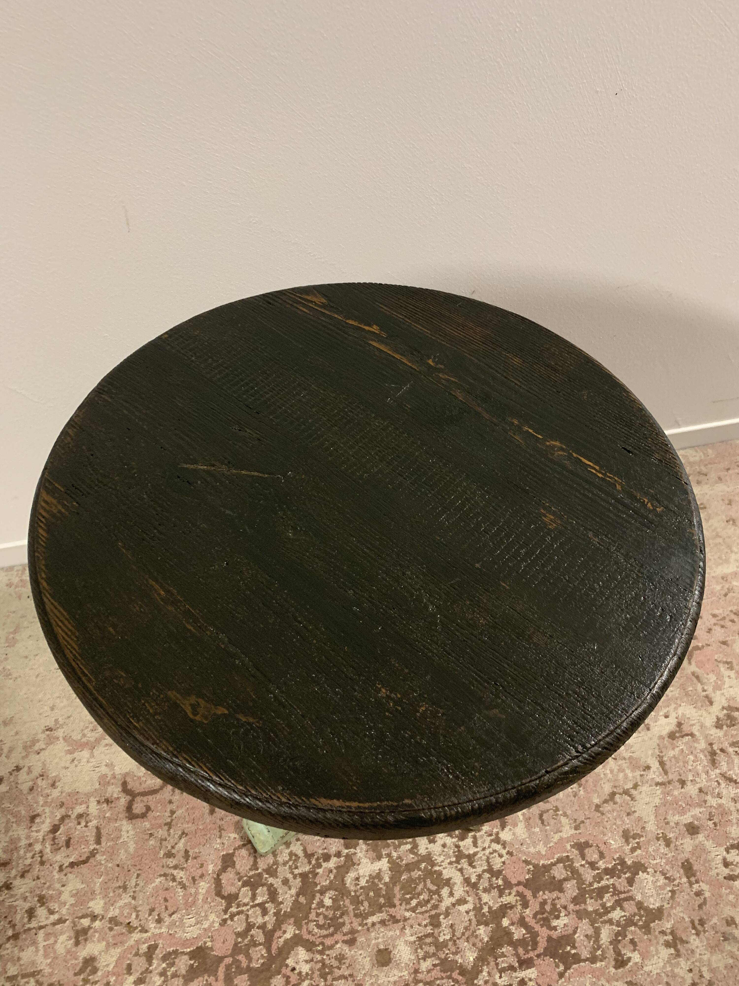 Petite table de bistrot type guéridon