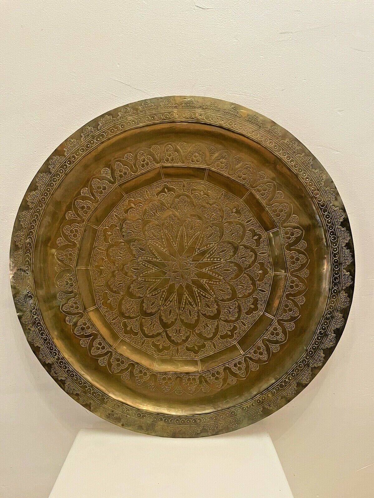 Superb large plateau chiseled oriental copper. chic ethnic vintage deco