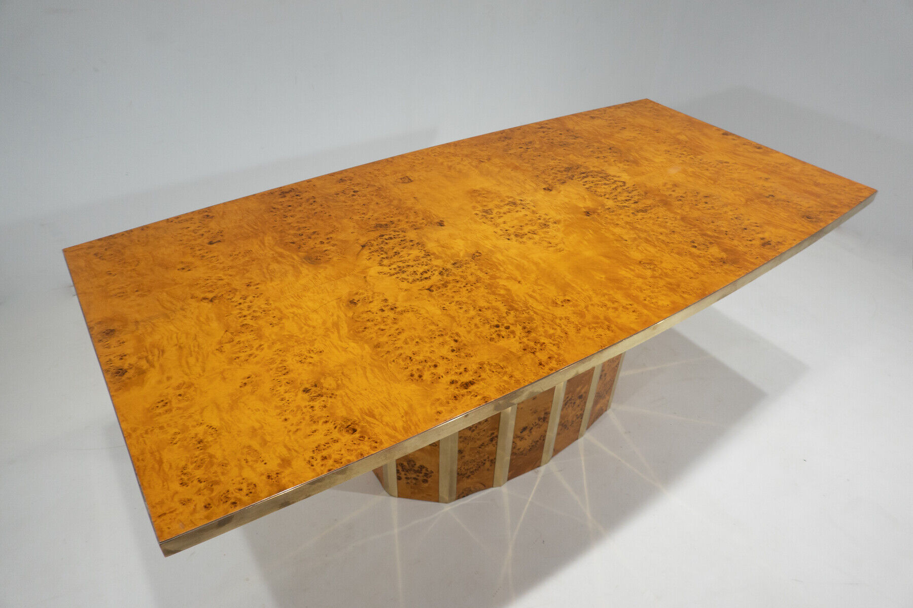 Mid-century modern dining table, Ash Burl, Italy