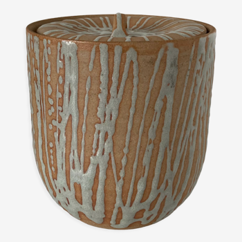 Large Japanese minguei covered pot in stoneware decorated with fine coulure, enamelled interior