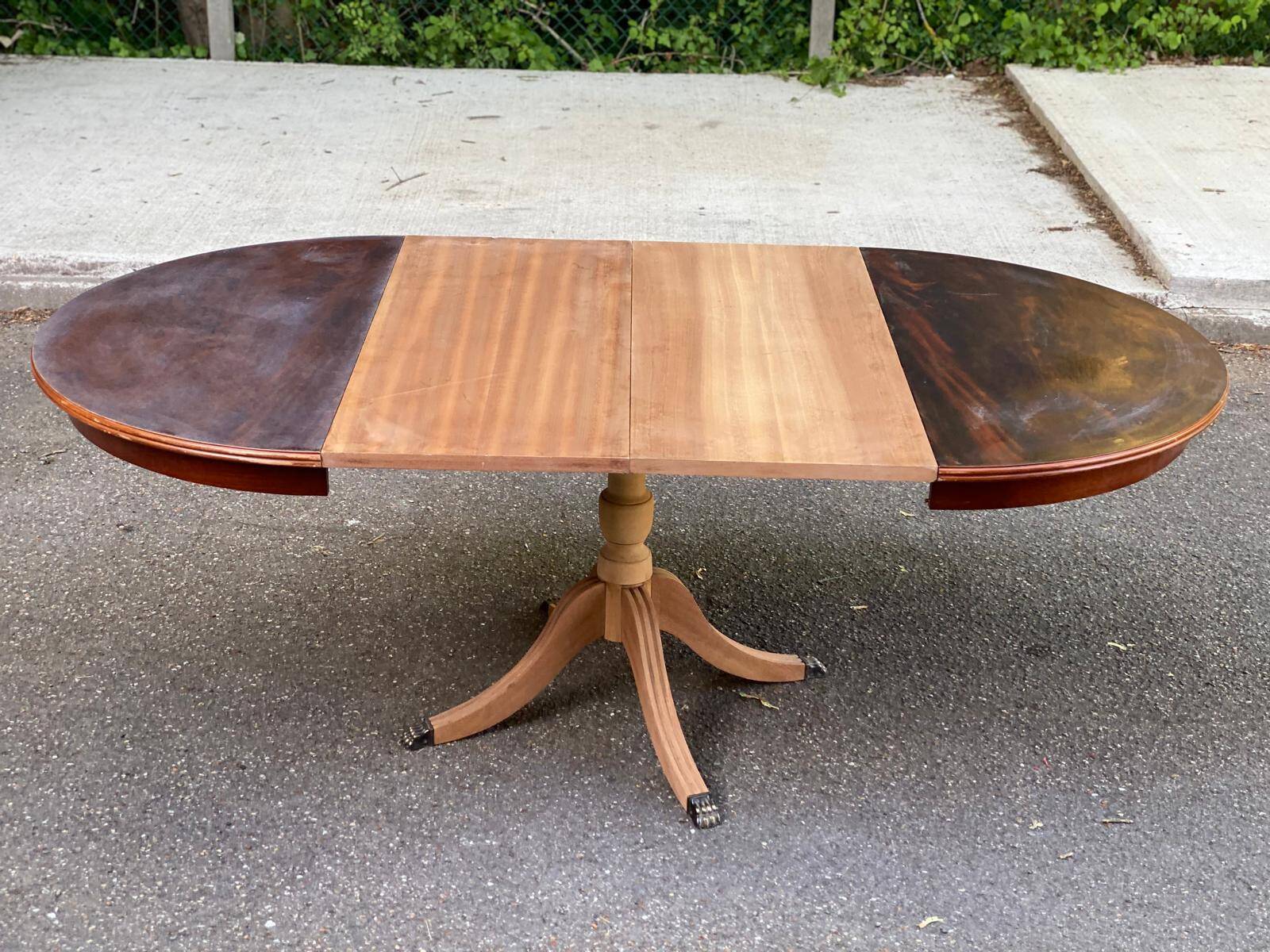 Extendable round dining table with central leg, renovated in raw wood, 20th century