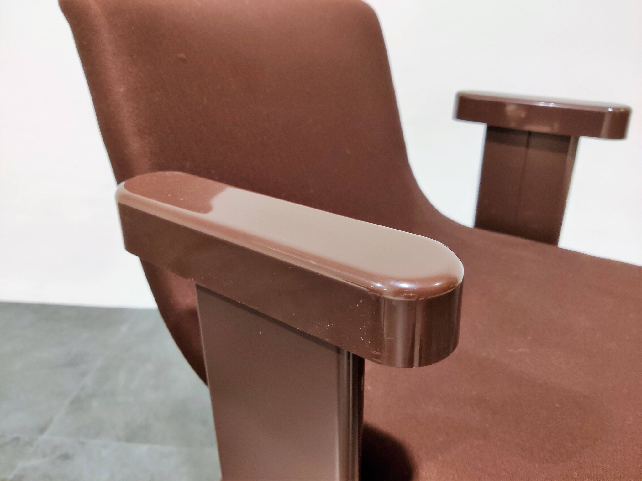Fauteuils du milieu du siècle par Ettore Sottsass pour Olivetti, années 1970